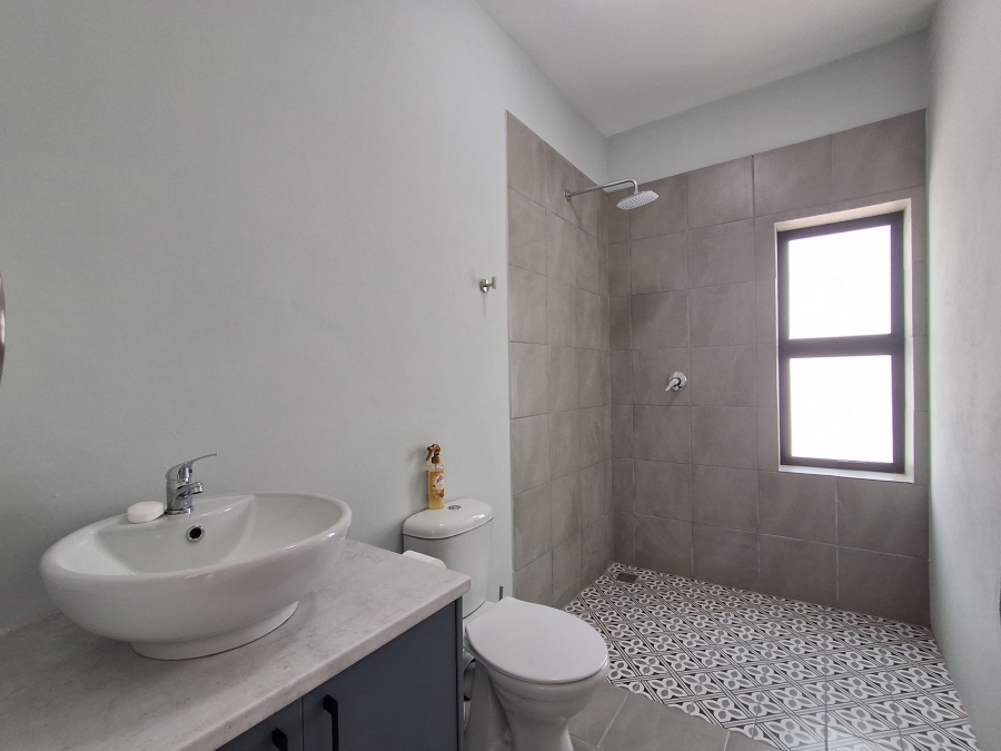 5 Bedroom Property for Sale in Stilbaai Oos Western Cape